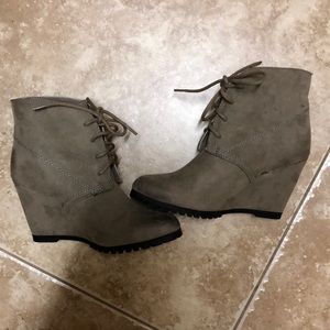 Qupid taupe booties